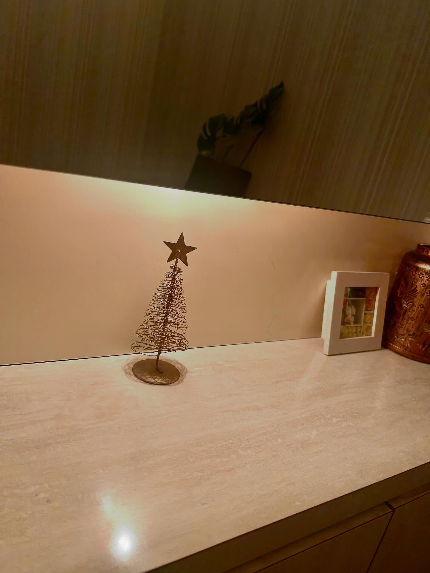 インタークロスも一気にクリスマス気分🎄🤶🎄 